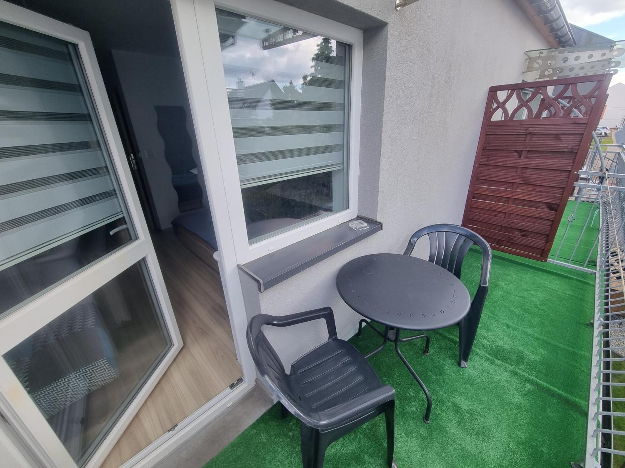 Noclegi U Loni- Pokoje Studio W Zacisznym Centrum Nad Morzem Z Parkingiem Pobierowo Extérieur photo